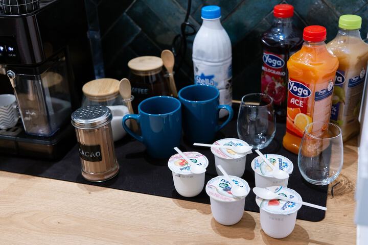 Breakfast/Coffee Service 42 of 48