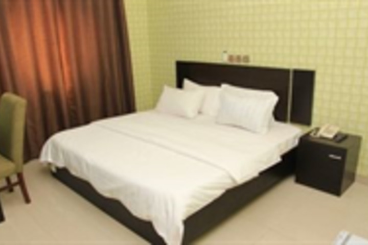 SOUL LOUNGE & SUITES
