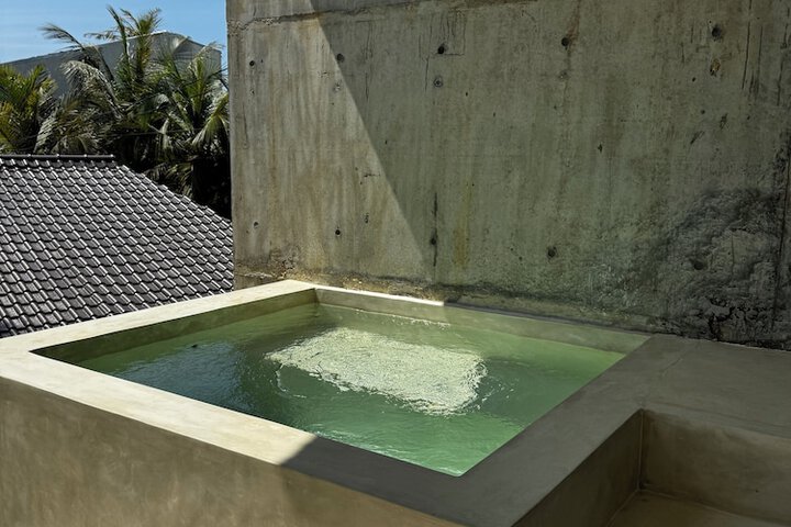 Pool 78 of 147