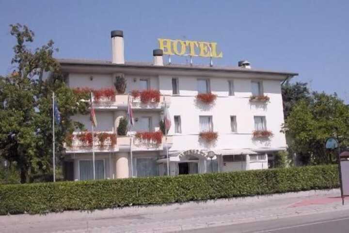 Hotel 53 of 57
