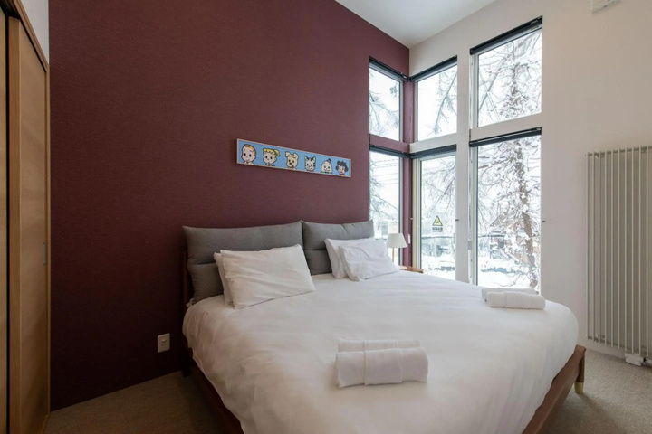 Room 5 of 15