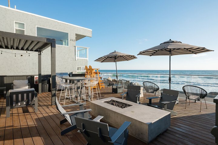 Sundeck 127 of 140