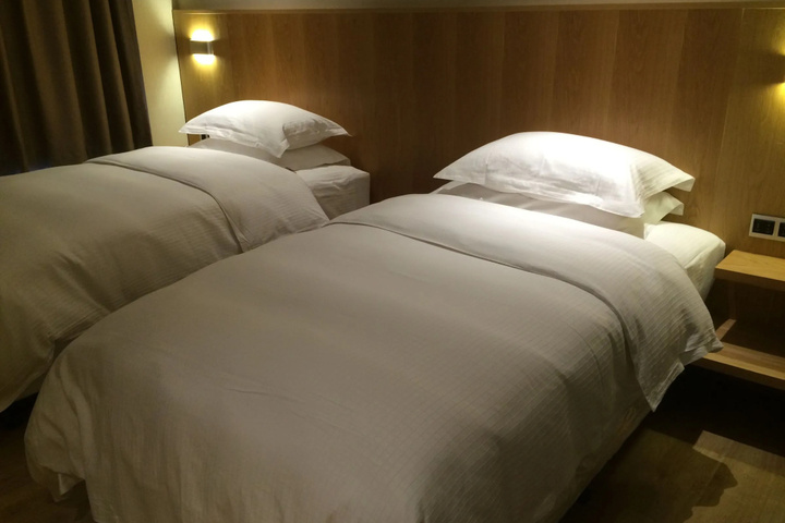 Room 3 of 8