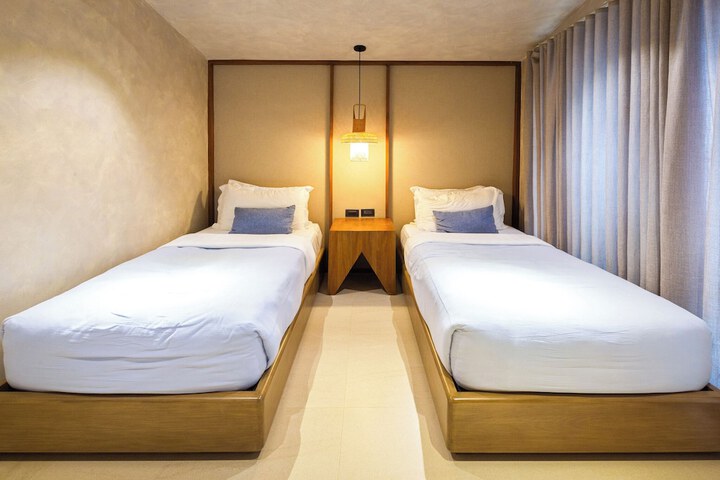 Room 12 of 47
