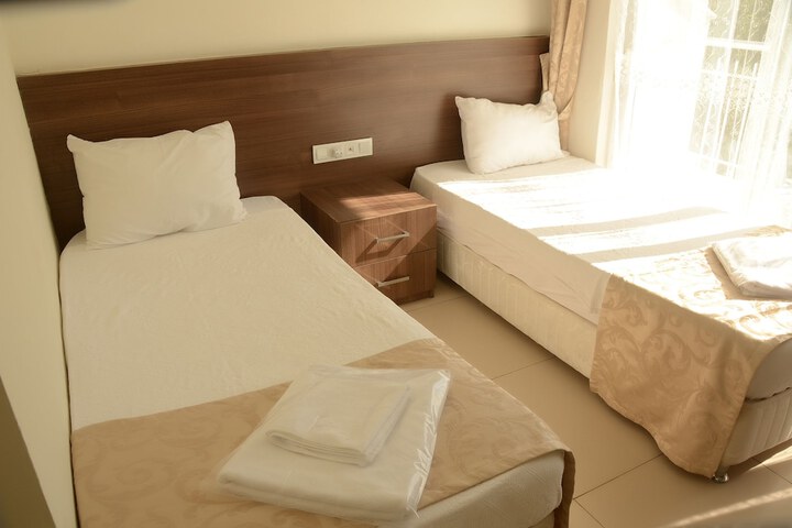 Room 8 of 22