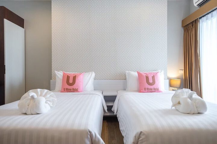 Room 14 of 37