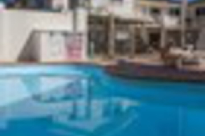 Pool 23 of 33