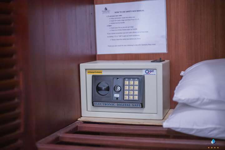 Room 23 of 94