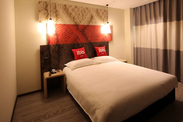 Room 43 of 86