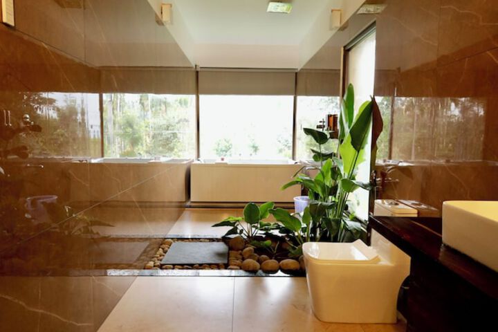 Room 28 of 52