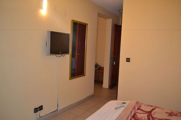 Room 8 of 31