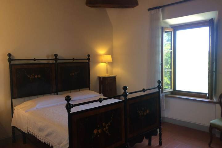 Room 12 of 85