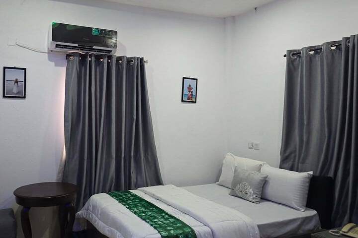 Room 2 of 23