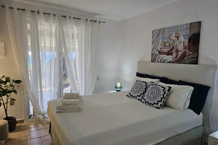 Room 5 of 19