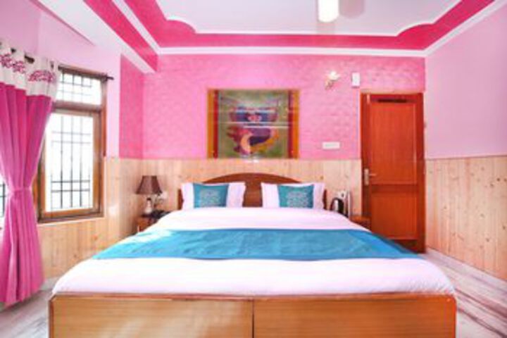 Room 9 of 26