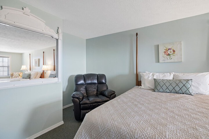 Room 68 of 156