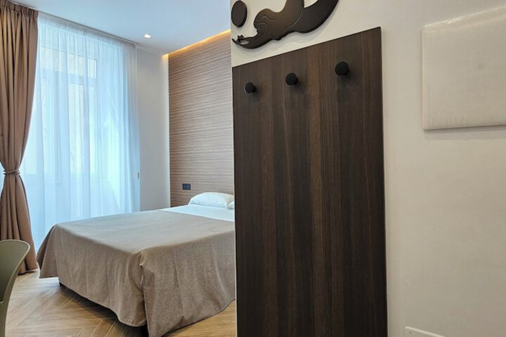 Room 3 of 38