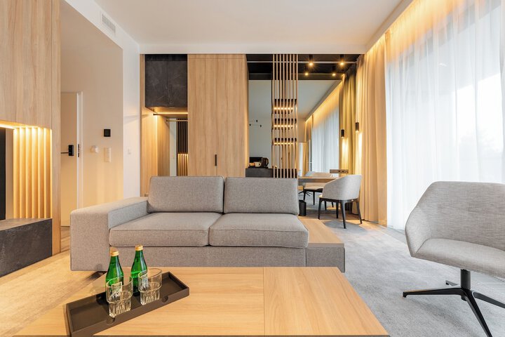 Room 6 of 29