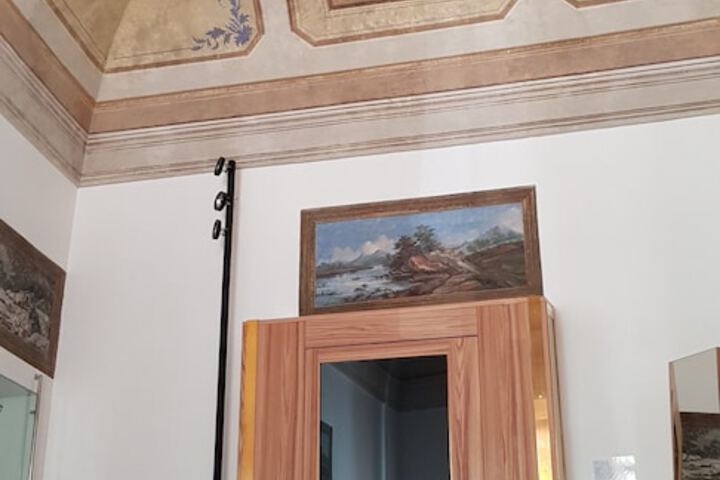 Room 21 of 34