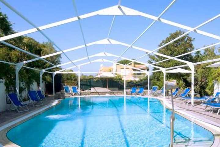 Hotel Pool