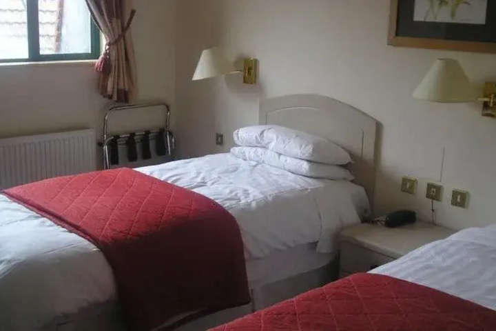 Room 5 of 15