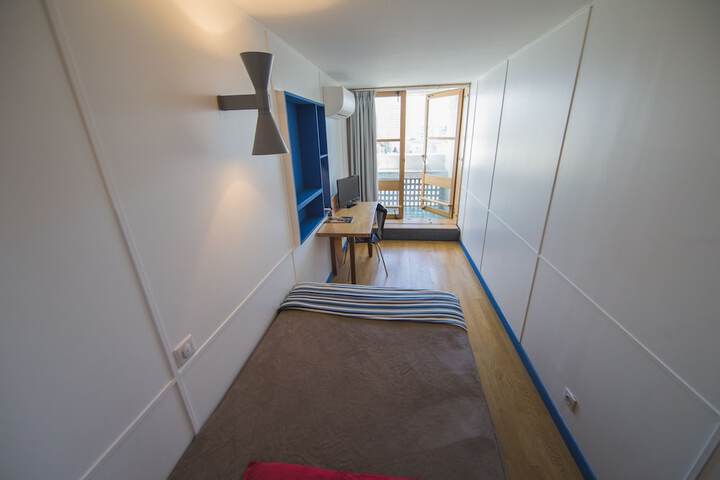 Room 15 of 98