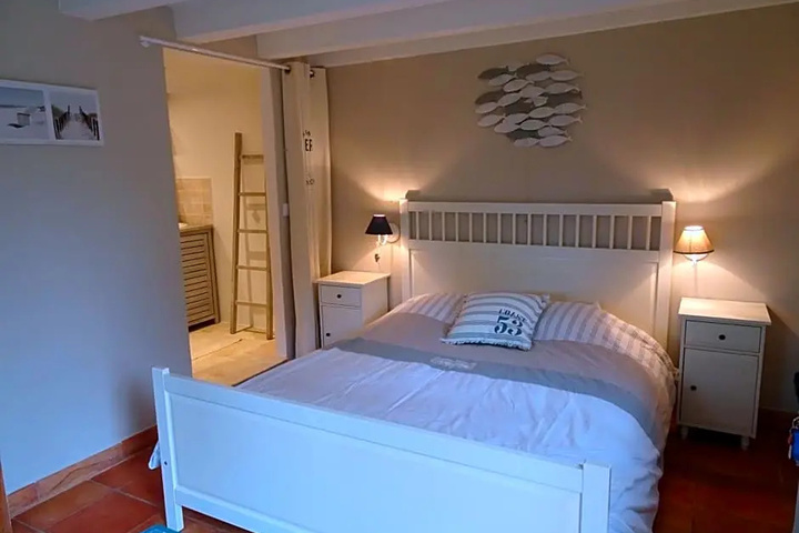 Room 2 of 11