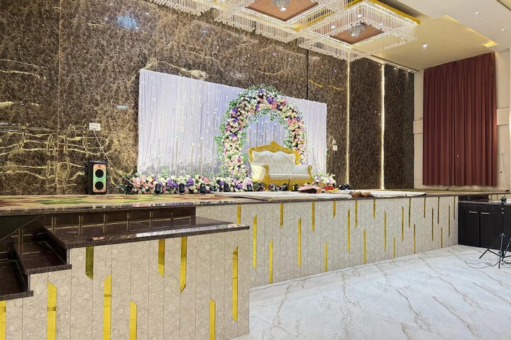 Ballroom/Hall 44 of 54