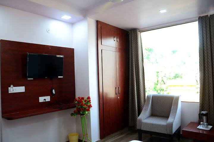 Room 8 of 26