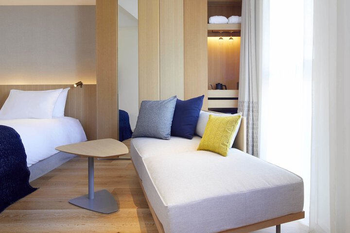 Room 21 of 40