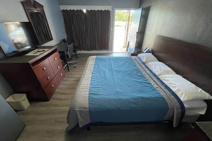 Room 3 of 14