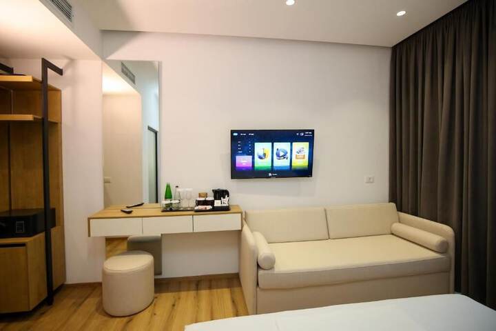 Room 19 of 118