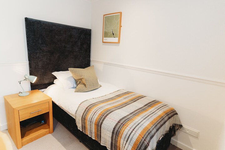 Room 8 of 42