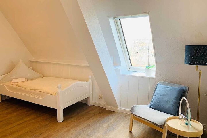 Room 2 of 53