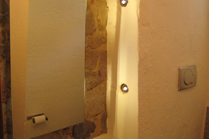 Room 16 of 21