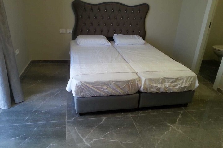Room 3 of 17