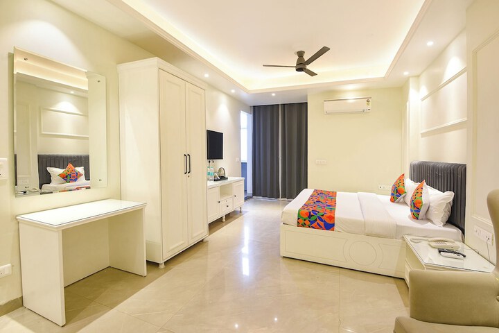 Room 16 of 37