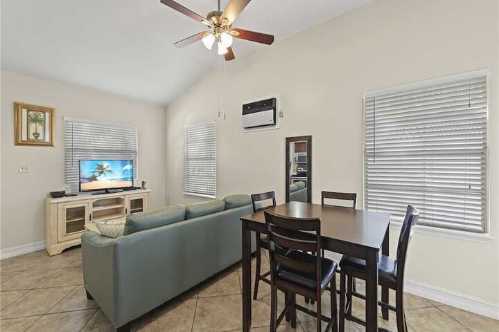 Mangrove Breeze Cottage 1 Bedroom, Walk to Beach, Pet Friendly, Sleeps 4 in Fort Myers Beach, FL