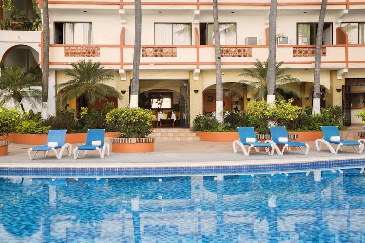 Pools & Facilities