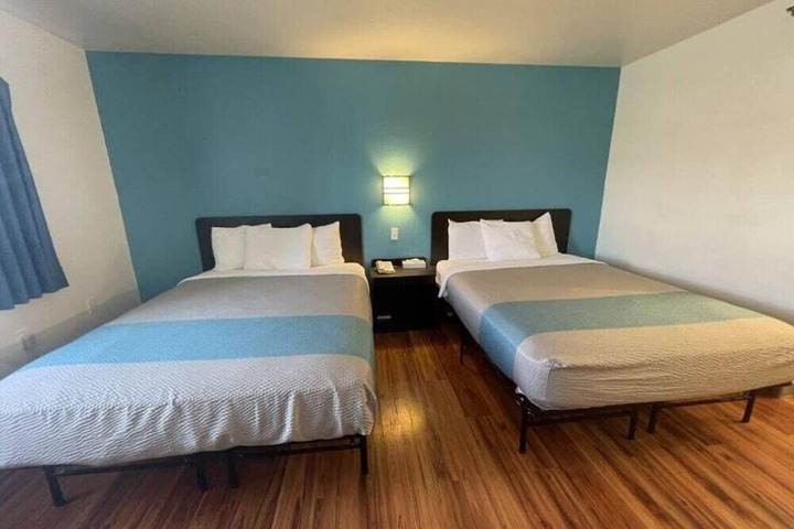 Room 17 of 44
