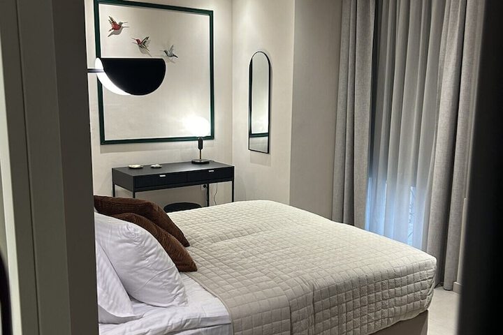 Room 3 of 67