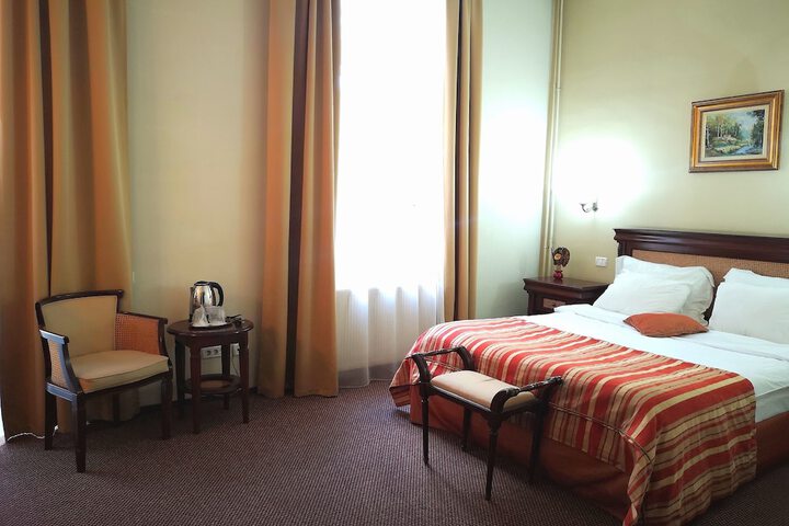 Room 6 of 50