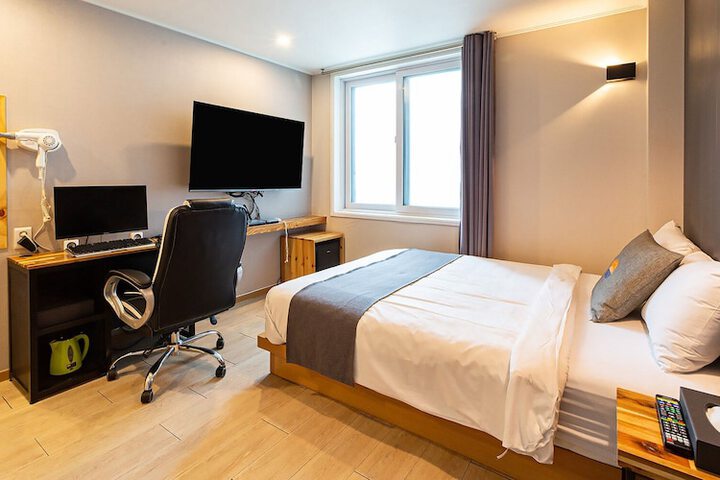 Room 35 of 139
