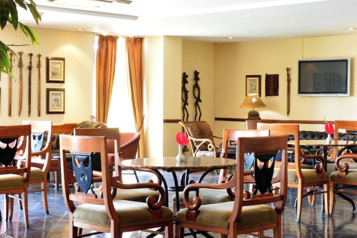 Lounge 181 of 276