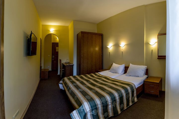 Room 5 of 53
