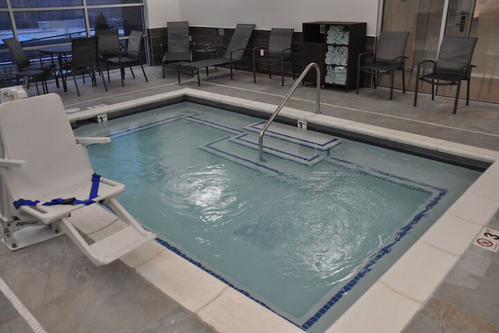 Indoor spa tub