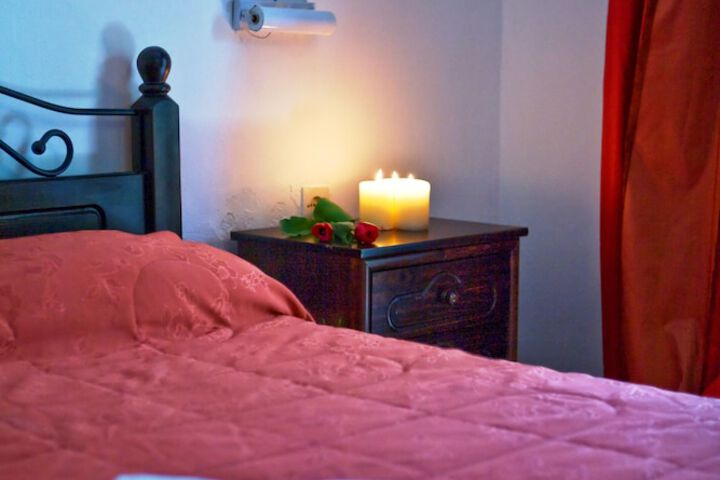 Room 6 of 18