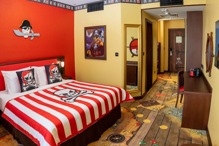 Room 25 of 54