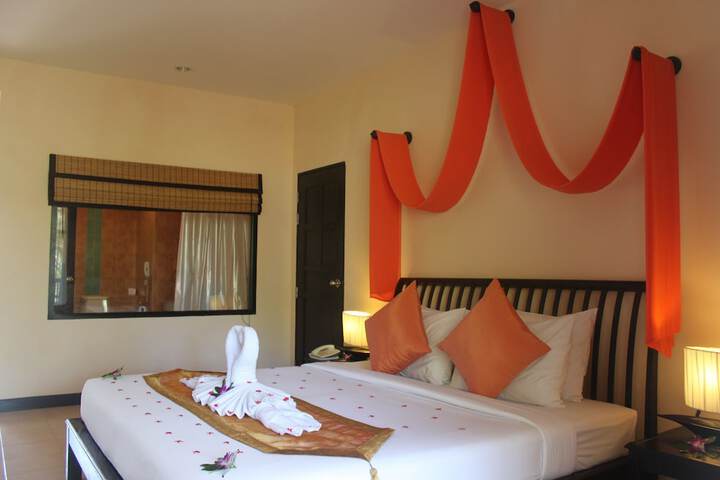 Room 25 of 136