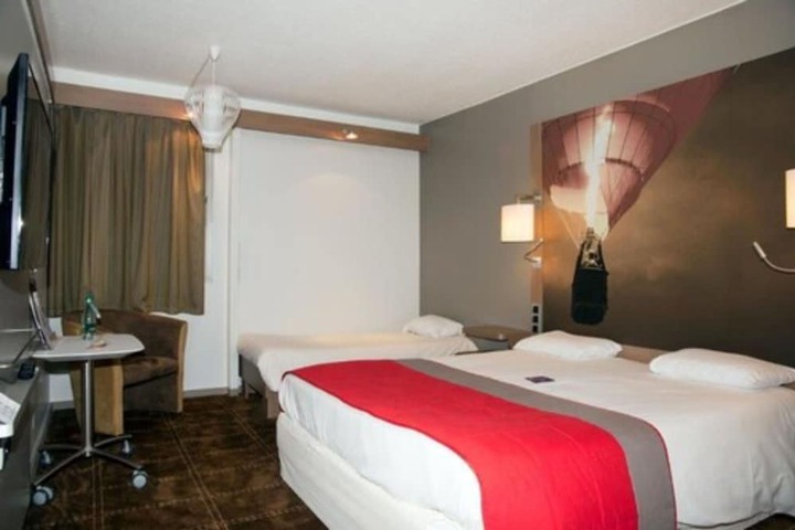 Room 18 of 83